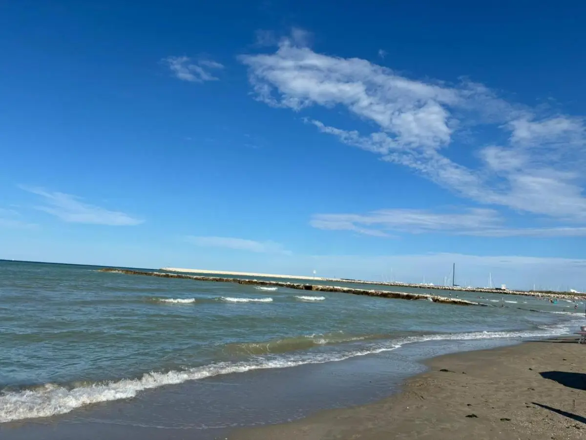 Spiaggia e mare Adriatico a pochi chilometri dalla villa